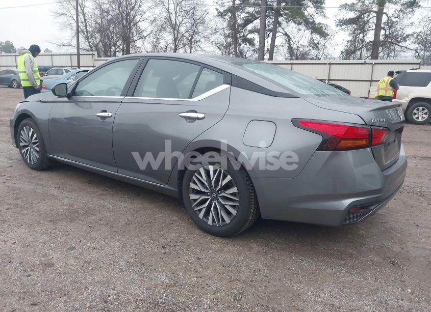 Photo 3 of 2024 Nissan Altima SV FWD (VIN 1N4BL4DV6RN333189)