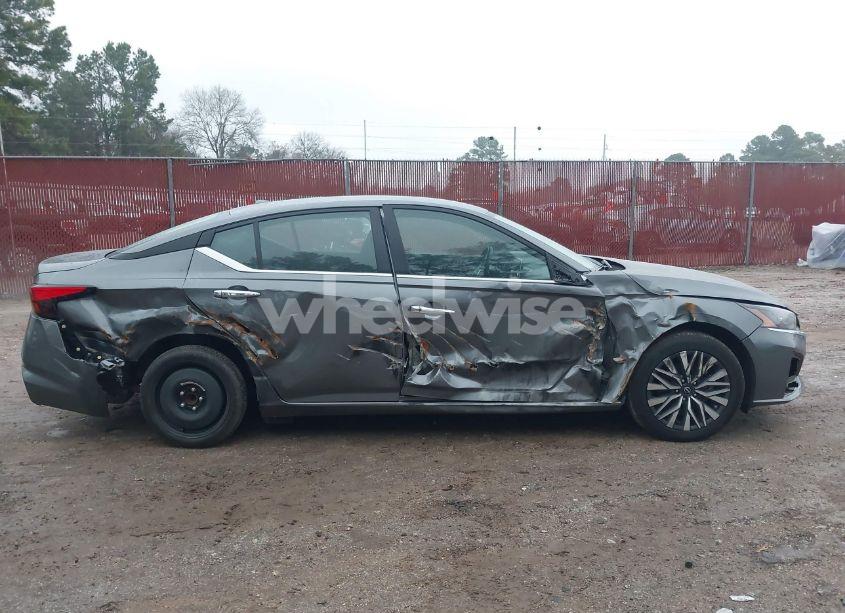 Photo 6 of 2024 Nissan Altima SV FWD (VIN 1N4BL4DV6RN333189)