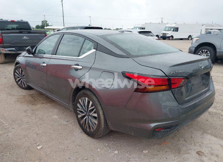 Photo 3 of 2024 Nissan Altima SV FWD (VIN 1N4BL4DV6RN334634)