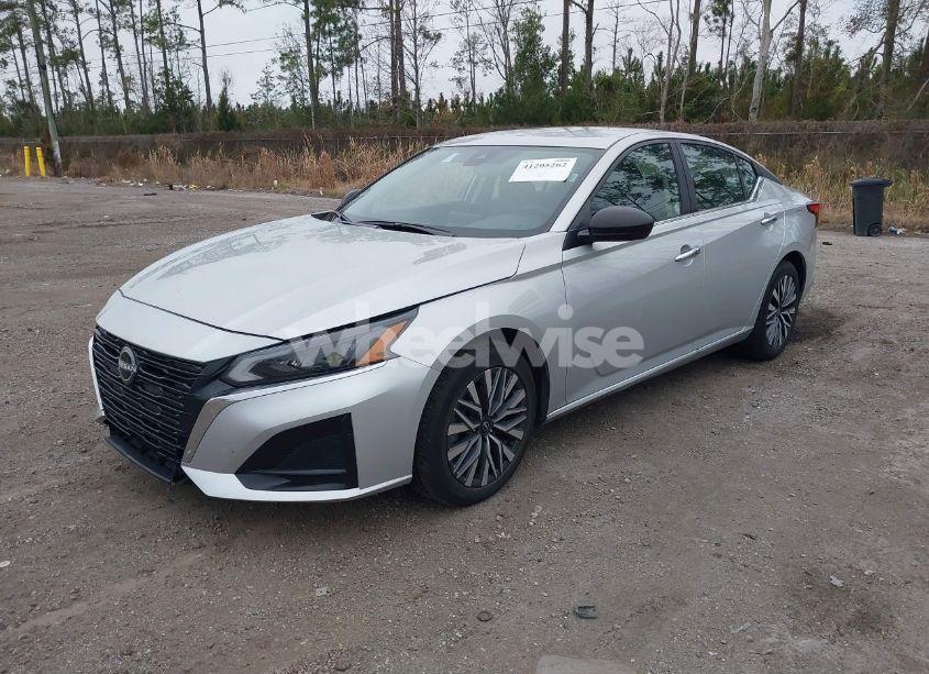 Photo 2 of 2024 Nissan Altima SV FWD (VIN 1N4BL4DV6RN341065)