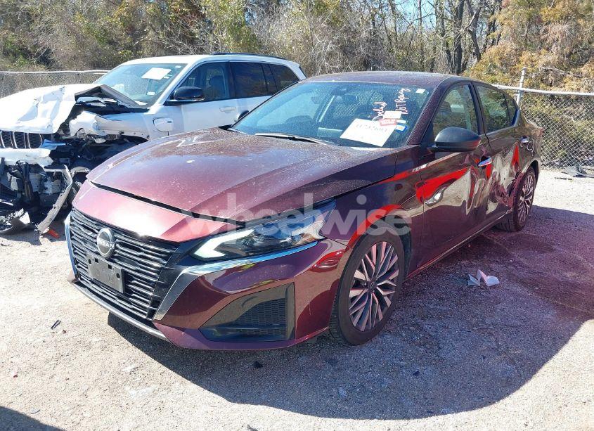 Photo 2 of 2024 Nissan Altima SV FWD (VIN 1N4BL4DV6RN373742)