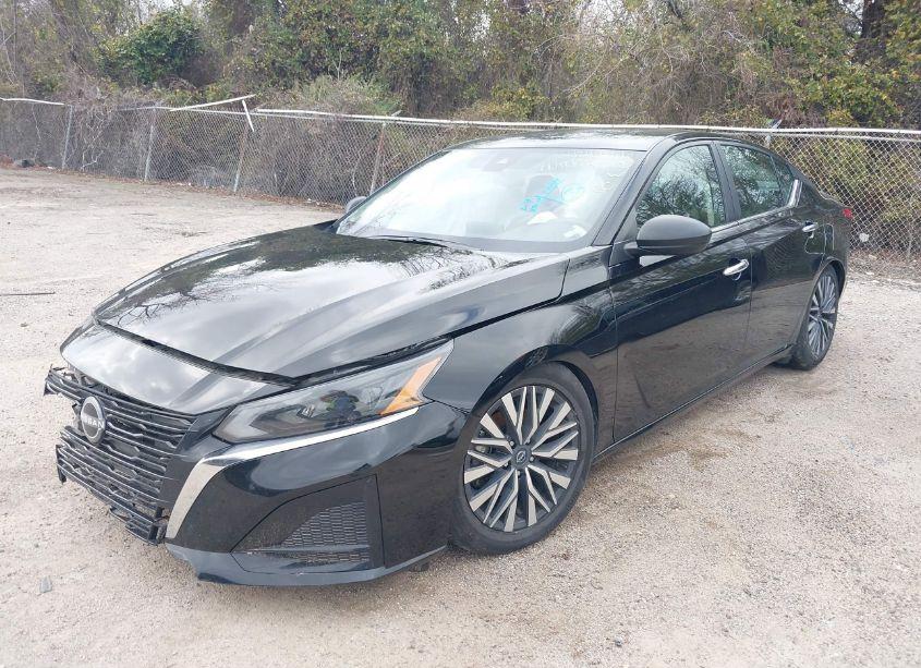 Photo 2 of 2024 Nissan Altima SV FWD (VIN 1N4BL4DV6RN377371)