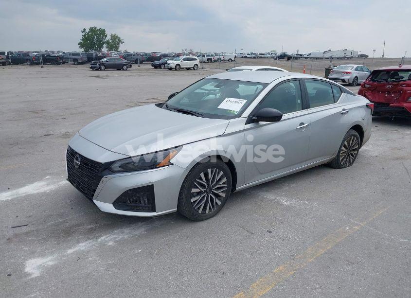 Photo 2 of 2024 Nissan Altima SV FWD (VIN 1N4BL4DV6RN378844)