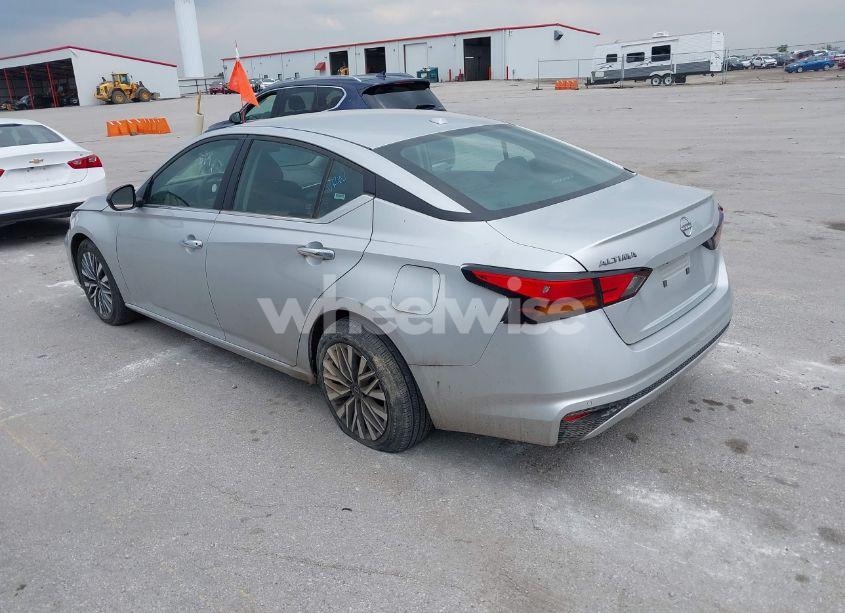 Photo 3 of 2024 Nissan Altima SV FWD (VIN 1N4BL4DV6RN378844)