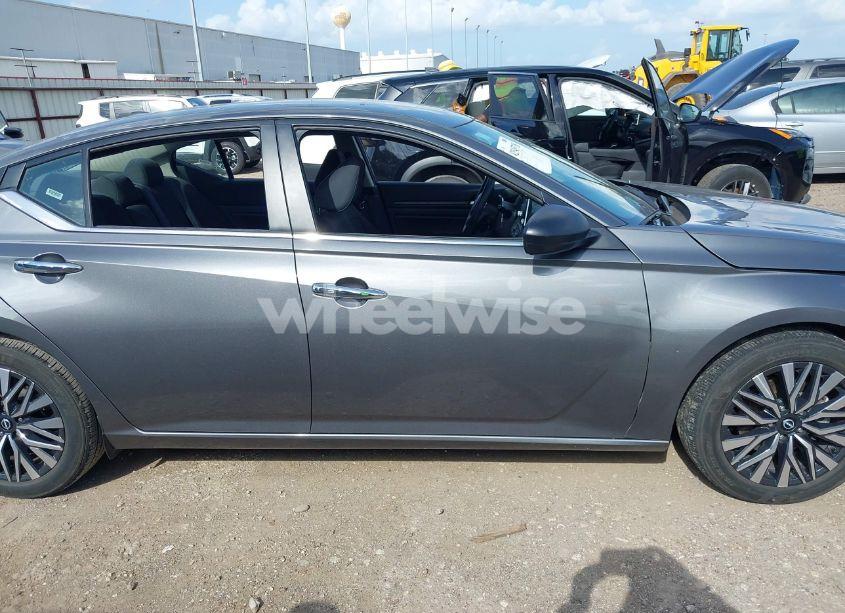 Photo 13 of 2024 Nissan Altima SV FWD (VIN 1N4BL4DV6RN381159)