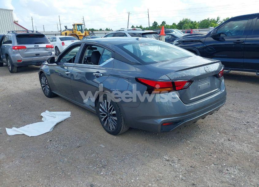 Photo 3 of 2024 Nissan Altima SV FWD (VIN 1N4BL4DV6RN381159)