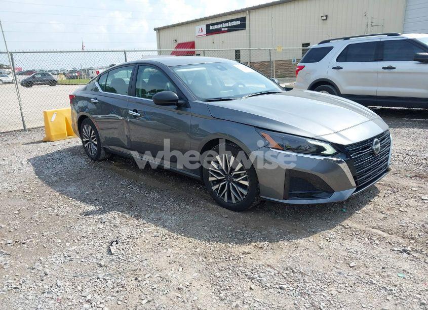 2024 Nissan Altima SV FWD (VIN 1N4BL4DV6RN430442) main photo
