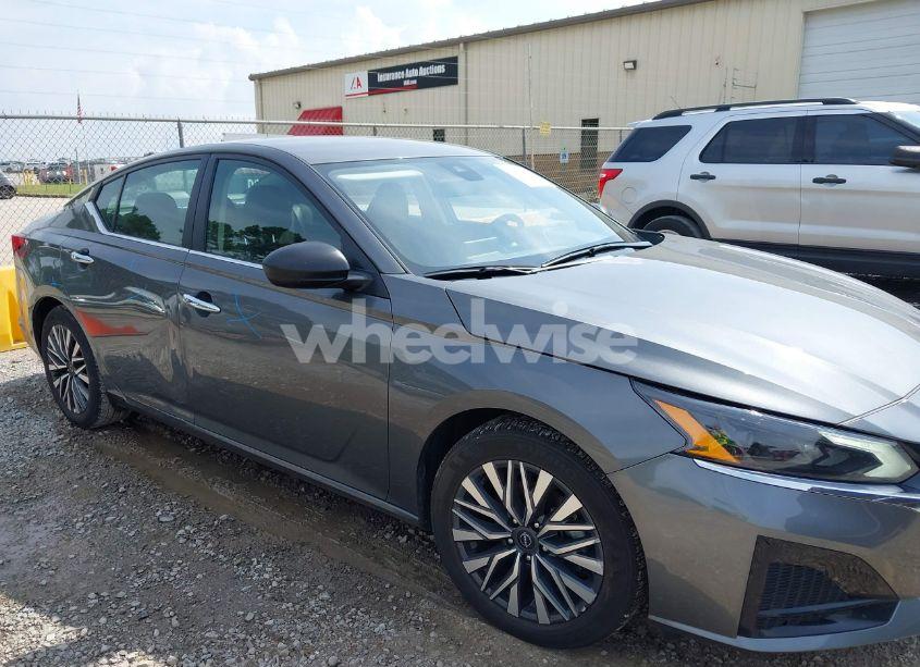 Photo 6 of 2024 Nissan Altima SV FWD (VIN 1N4BL4DV6RN430442)