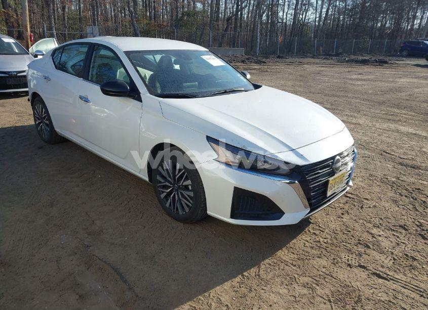 2025 Nissan Altima SV FWD (VIN 1N4BL4DV6SN306130) main photo