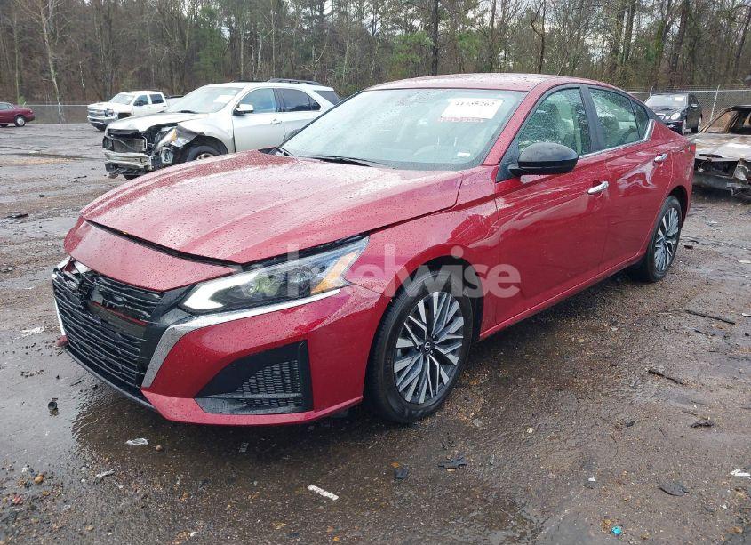 Photo 2 of 2025 Nissan Altima SV FWD (VIN 1N4BL4DV6SN307794)