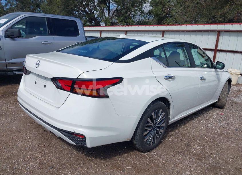 Photo 4 of 2025 Nissan Altima SV FWD (VIN 1N4BL4DV6SN313823)