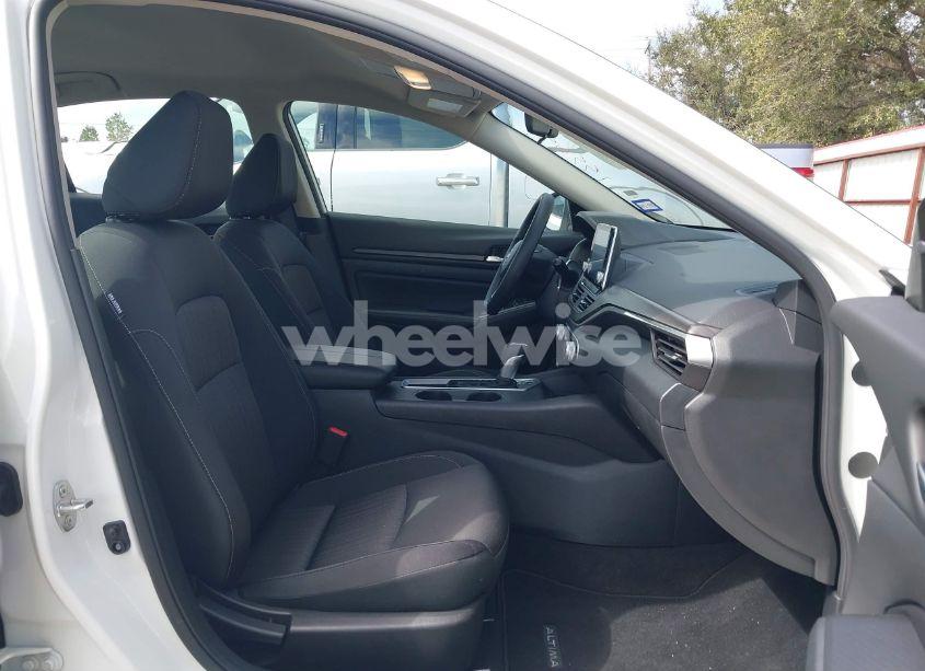 Photo 5 of 2025 Nissan Altima SV FWD (VIN 1N4BL4DV6SN313823)