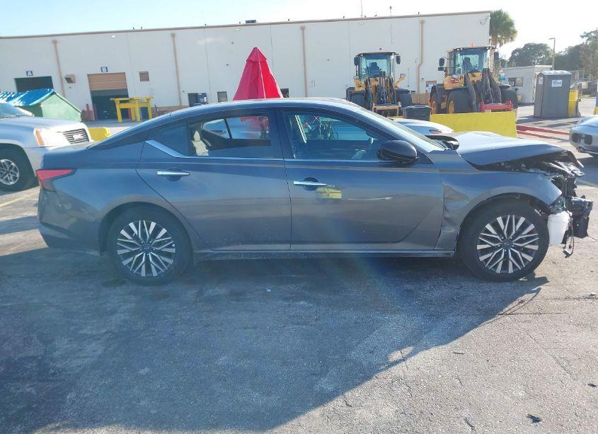 Photo 13 of 2025 Nissan Altima SV FWD (VIN 1N4BL4DV6SN341279)