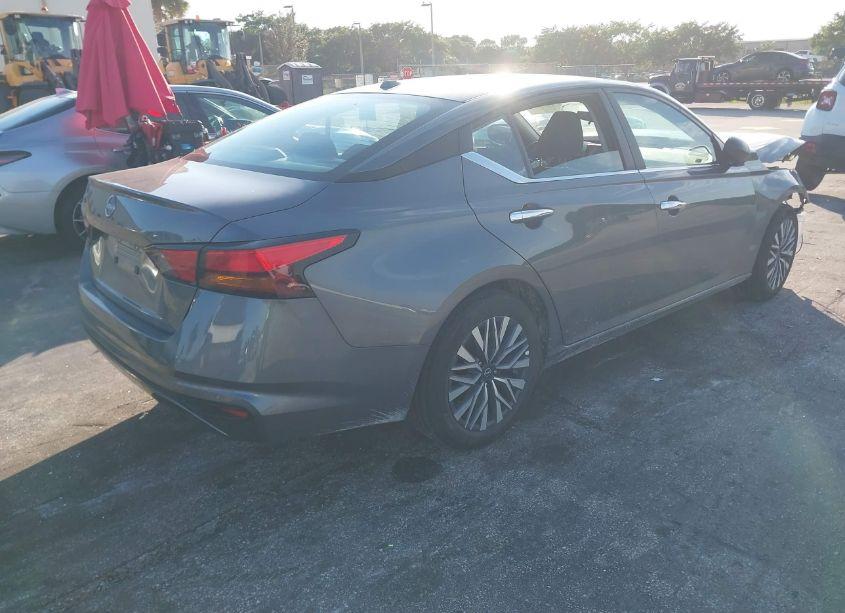 Photo 4 of 2025 Nissan Altima SV FWD (VIN 1N4BL4DV6SN341279)