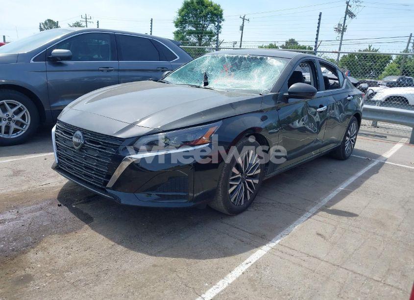Photo 2 of 2025 Nissan Altima SV FWD (VIN 1N4BL4DV6SN377960)