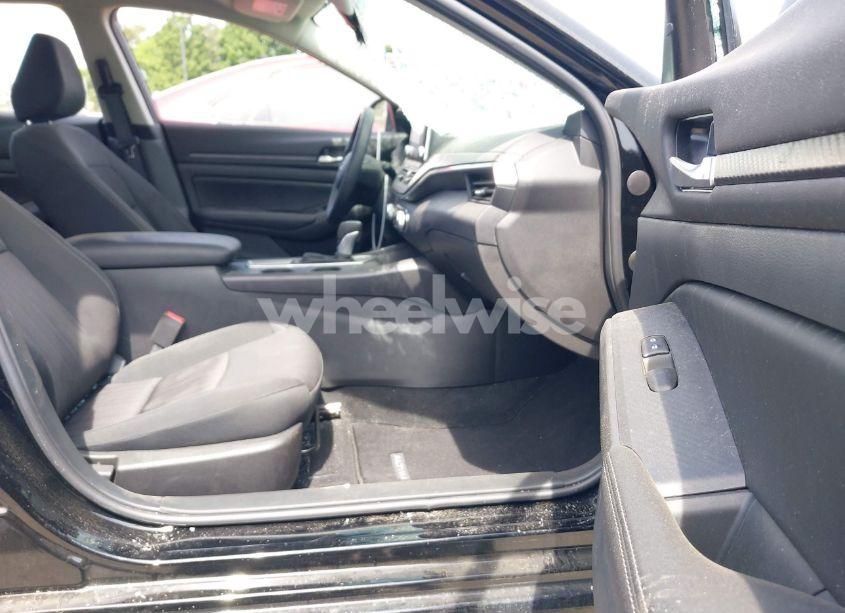 Photo 5 of 2025 Nissan Altima SV FWD (VIN 1N4BL4DV6SN377960)