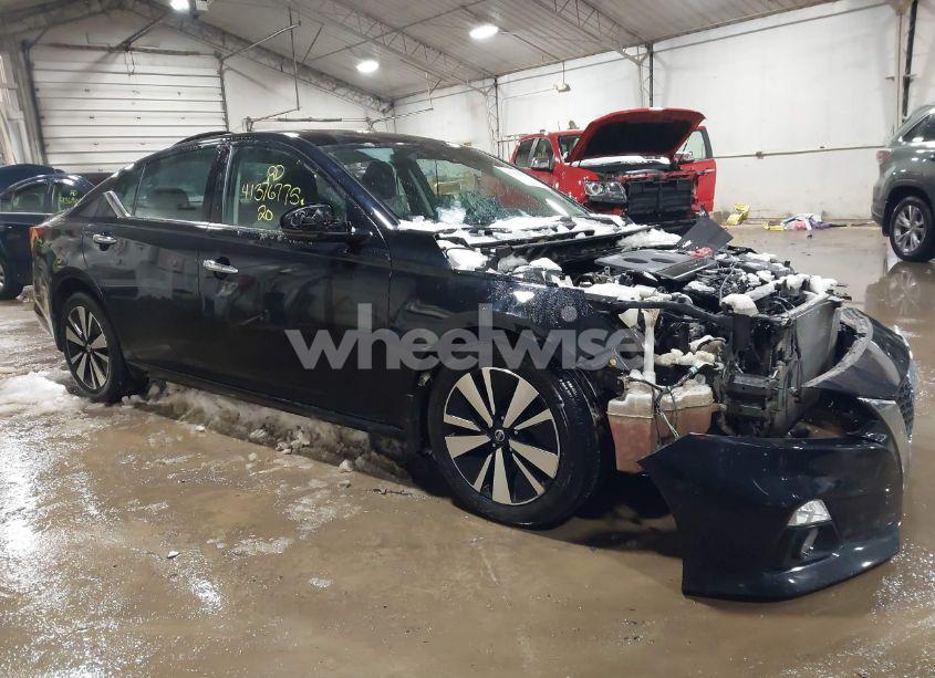2020 Nissan Altima SV FWD (VIN 1N4BL4DV7LC127723) main photo