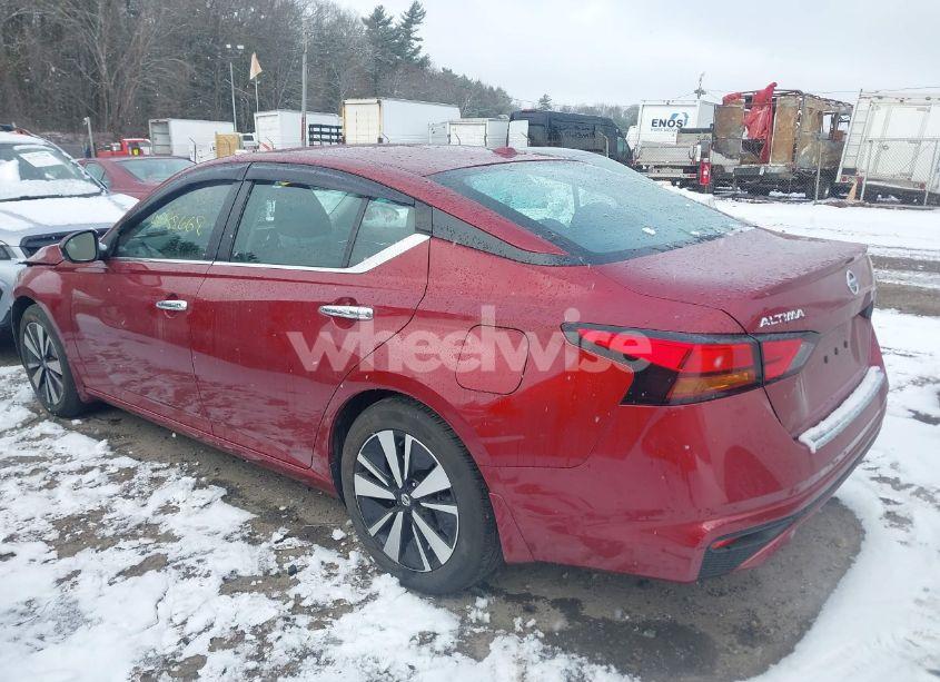 Photo 3 of 2021 Nissan Altima SV FWD (VIN 1N4BL4DV7MN315521)