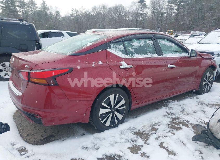 Photo 4 of 2021 Nissan Altima SV FWD (VIN 1N4BL4DV7MN315521)