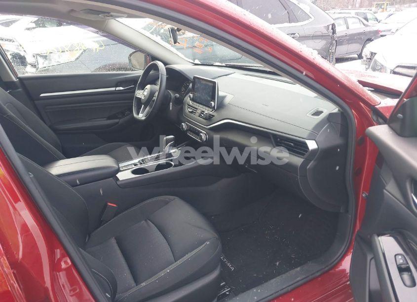 Photo 5 of 2021 Nissan Altima SV FWD (VIN 1N4BL4DV7MN315521)