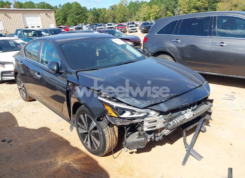 2021 Nissan Altima SV FWD (VIN 1N4BL4DV7MN325871) main photo