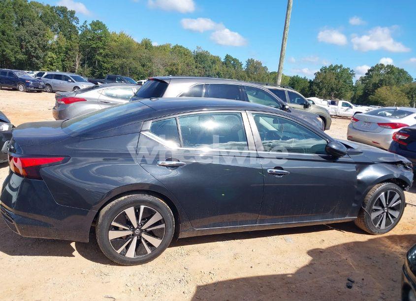 Photo 13 of 2021 Nissan Altima SV FWD (VIN 1N4BL4DV7MN325871)