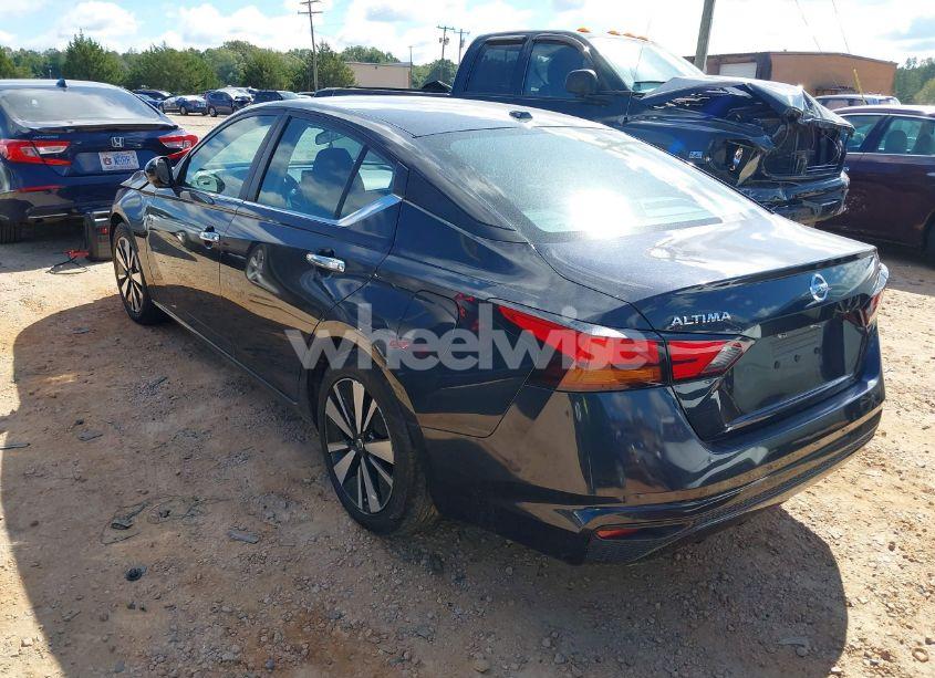 Photo 3 of 2021 Nissan Altima SV FWD (VIN 1N4BL4DV7MN325871)