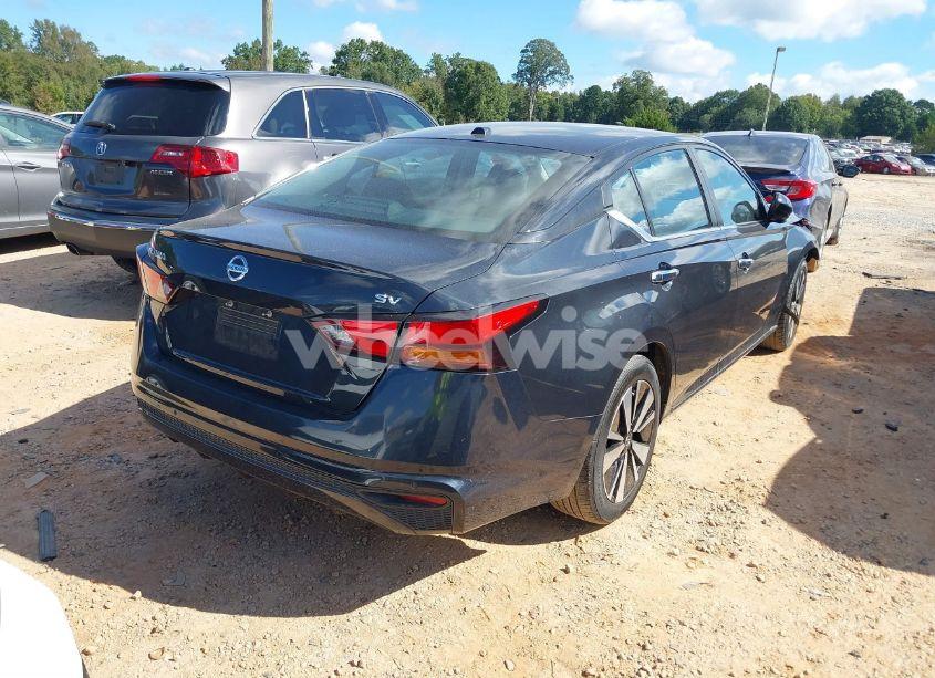 Photo 4 of 2021 Nissan Altima SV FWD (VIN 1N4BL4DV7MN325871)