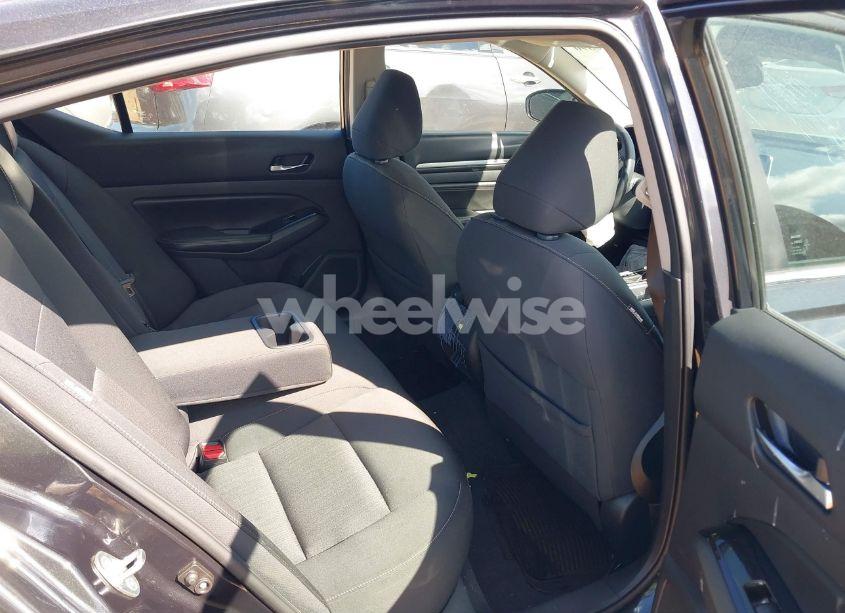 Photo 8 of 2021 Nissan Altima SV FWD (VIN 1N4BL4DV7MN325871)