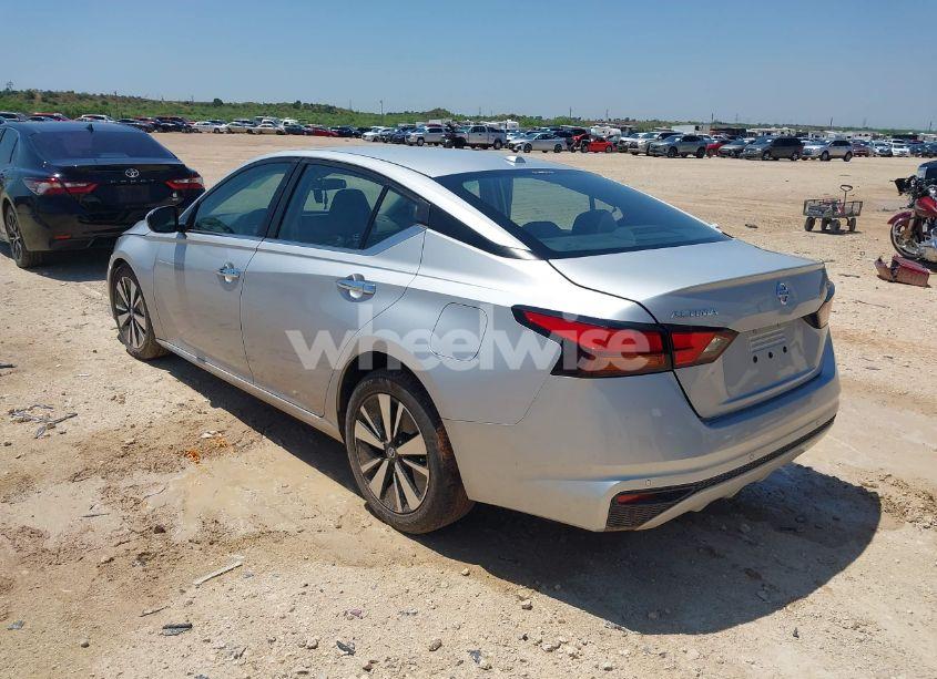 Photo 3 of 2021 Nissan Altima SV FWD (VIN 1N4BL4DV7MN335798)