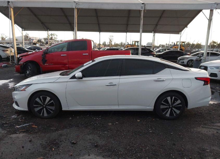 Photo 13 of 2021 Nissan Altima SV FWD (VIN 1N4BL4DV7MN356327)