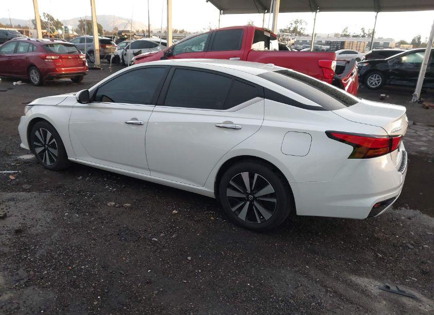 Photo 3 of 2021 Nissan Altima SV FWD (VIN 1N4BL4DV7MN356327)