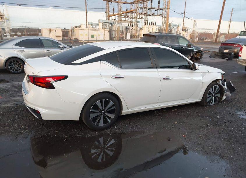 Photo 4 of 2021 Nissan Altima SV FWD (VIN 1N4BL4DV7MN356327)