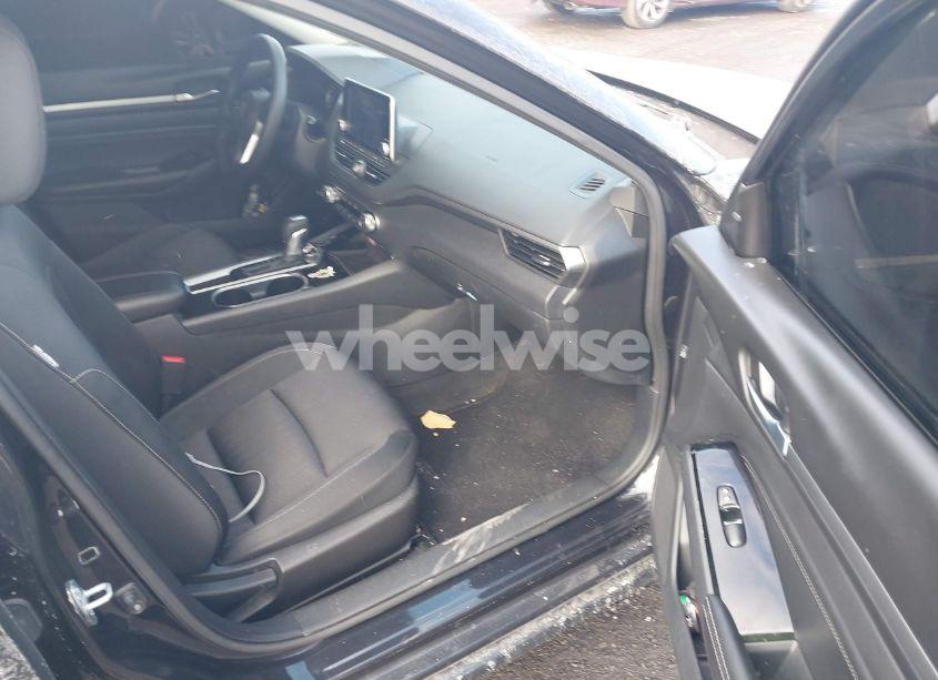 Photo 5 of 2021 Nissan Altima SV FWD (VIN 1N4BL4DV7MN361706)