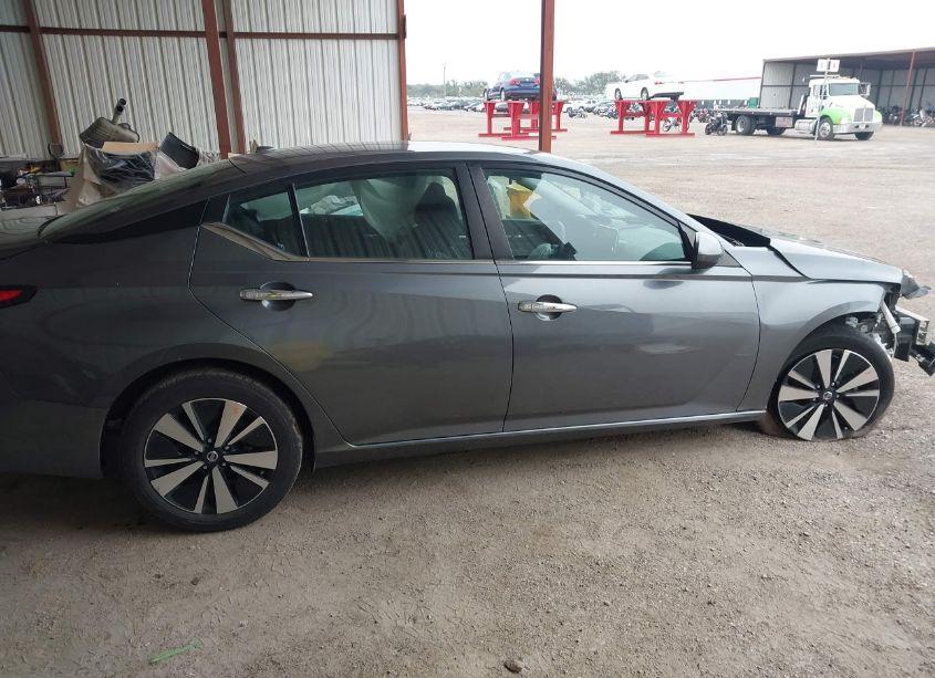 Photo 14 of 2021 Nissan Altima SV FWD (VIN 1N4BL4DV7MN365805)