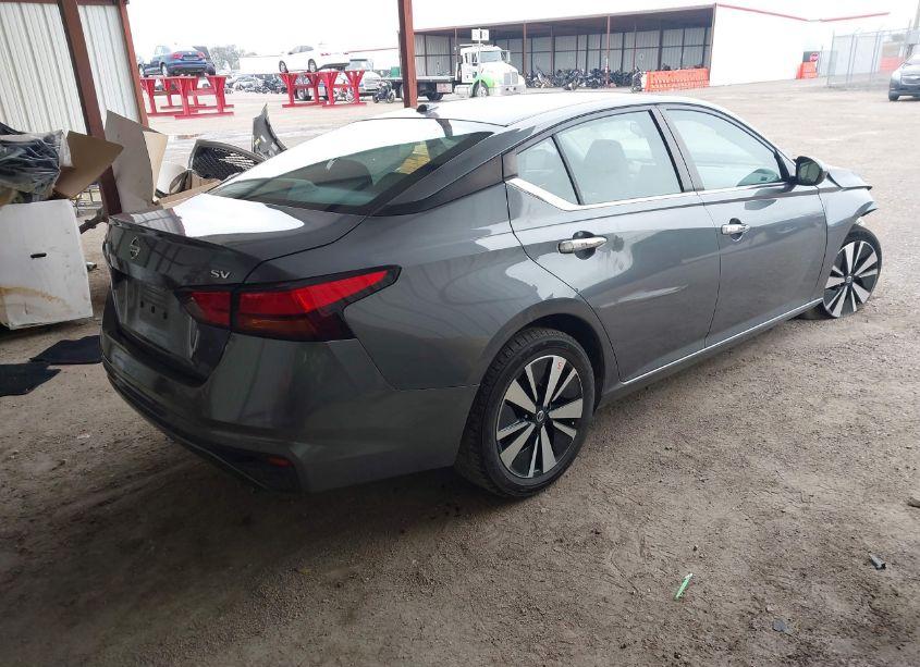 Photo 4 of 2021 Nissan Altima SV FWD (VIN 1N4BL4DV7MN365805)