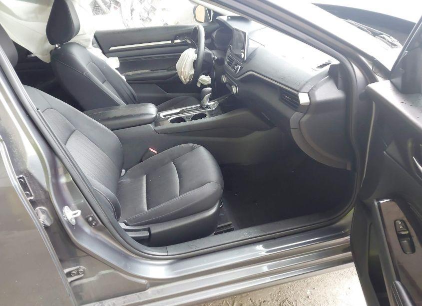 Photo 5 of 2021 Nissan Altima SV FWD (VIN 1N4BL4DV7MN365805)