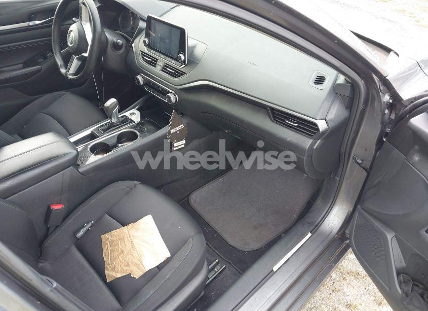 Photo 5 of 2021 Nissan Altima SV FWD (VIN 1N4BL4DV7MN376061)