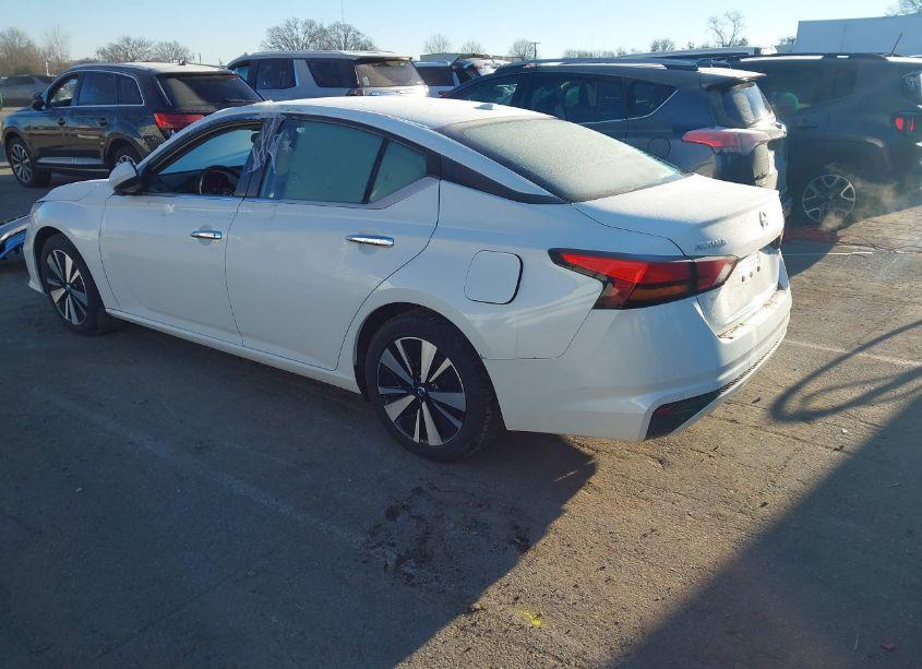 Photo 3 of 2021 Nissan Altima SV FWD (VIN 1N4BL4DV7MN387903)