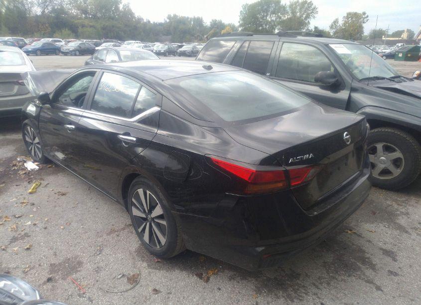 Photo 3 of 2021 Nissan Altima SV FWD (VIN 1N4BL4DV7MN397945)