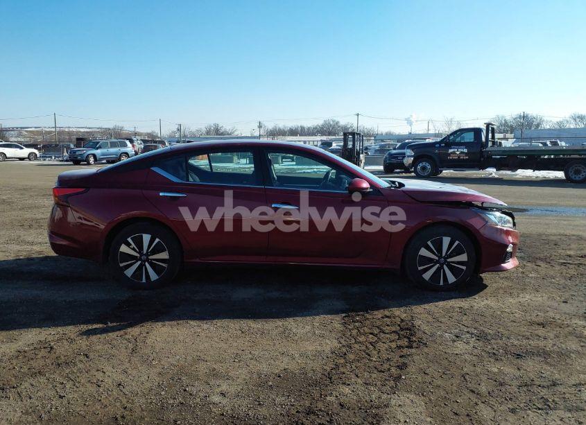 Photo 13 of 2021 Nissan Altima SV FWD (VIN 1N4BL4DV7MN418518)