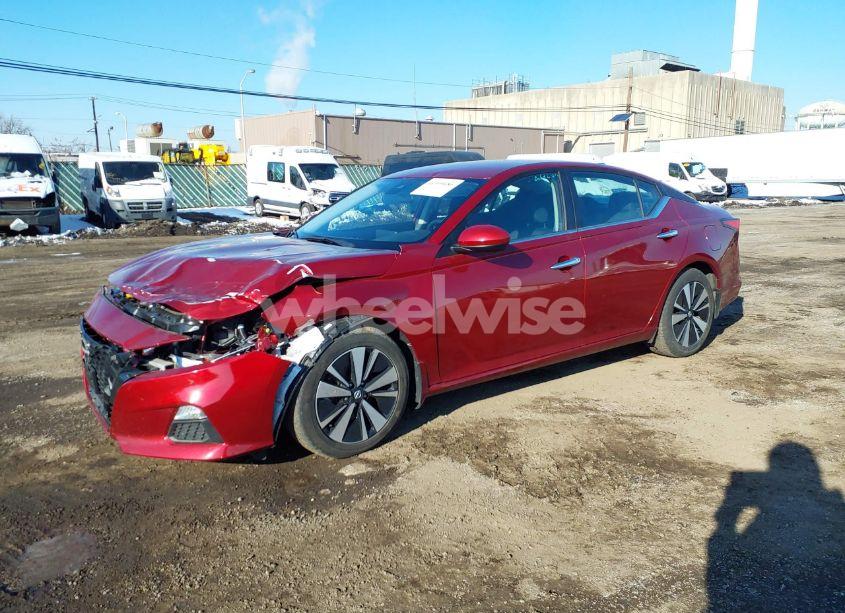 Photo 2 of 2021 Nissan Altima SV FWD (VIN 1N4BL4DV7MN418518)