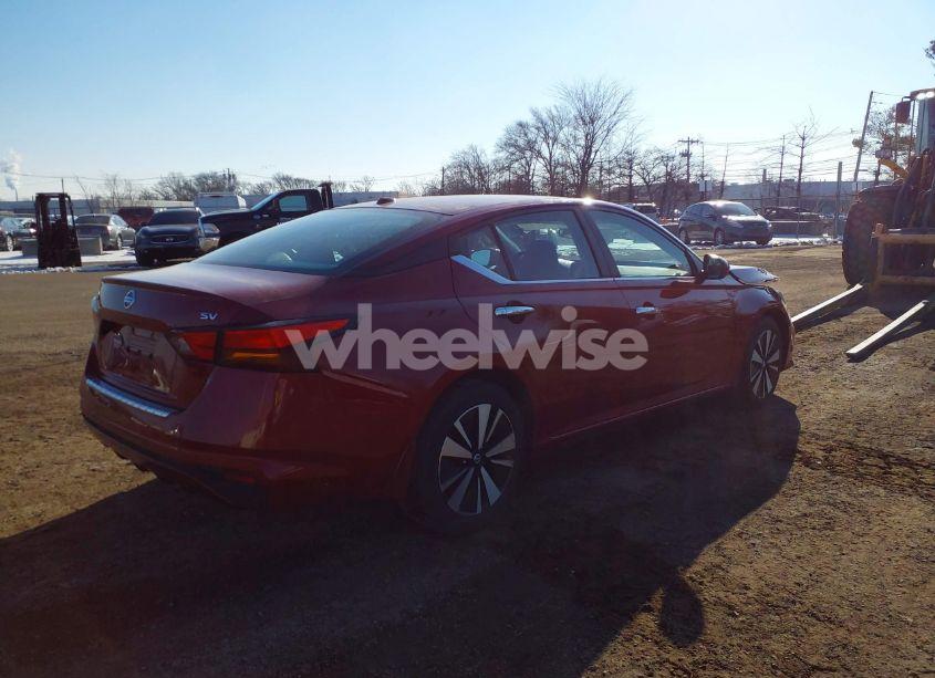 Photo 4 of 2021 Nissan Altima SV FWD (VIN 1N4BL4DV7MN418518)