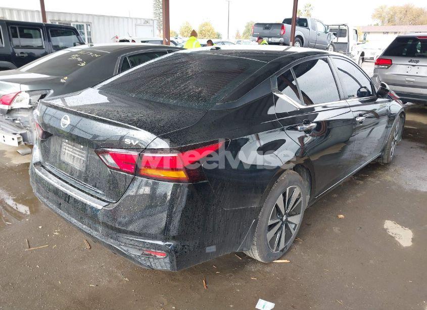 Photo 4 of 2022 Nissan Altima SV FWD (VIN 1N4BL4DV7NN324141)