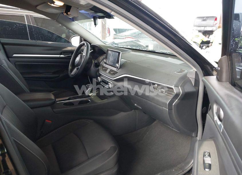 Photo 5 of 2022 Nissan Altima SV FWD (VIN 1N4BL4DV7NN324141)