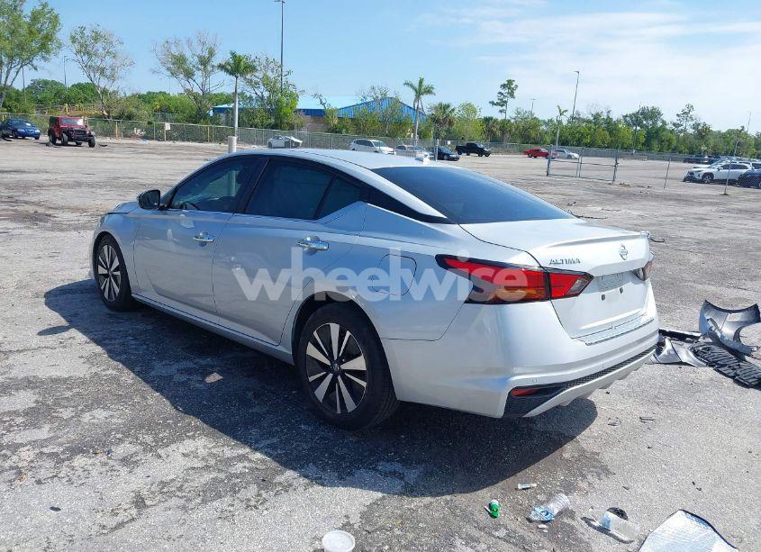 Photo 3 of 2022 Nissan Altima SV FWD (VIN 1N4BL4DV7NN410422)