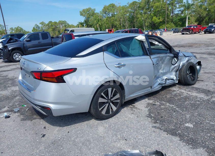 Photo 4 of 2022 Nissan Altima SV FWD (VIN 1N4BL4DV7NN410422)