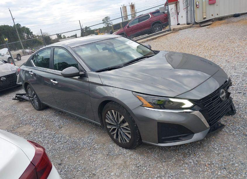 Photo 14 of 2023 Nissan Altima SV FWD (VIN 1N4BL4DV7PN326099)