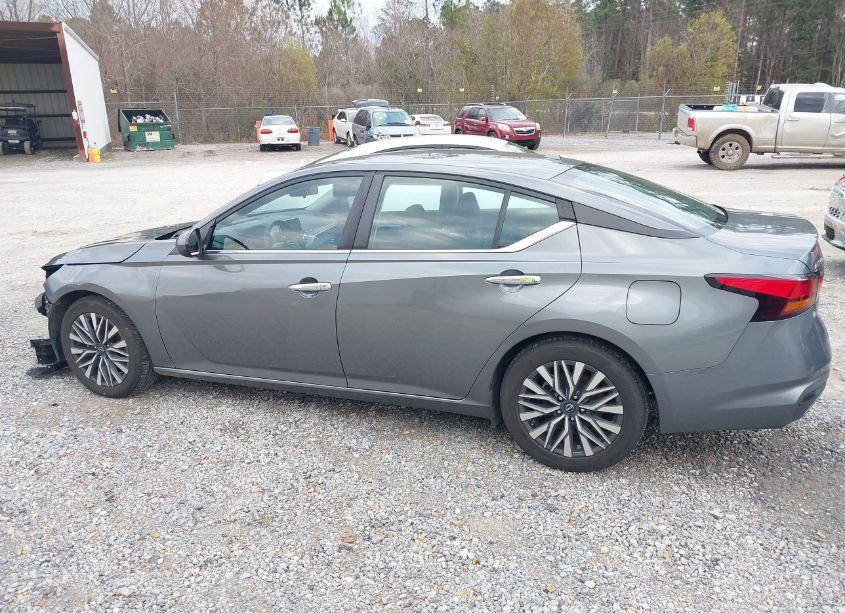 Photo 15 of 2023 Nissan Altima SV FWD (VIN 1N4BL4DV7PN326099)