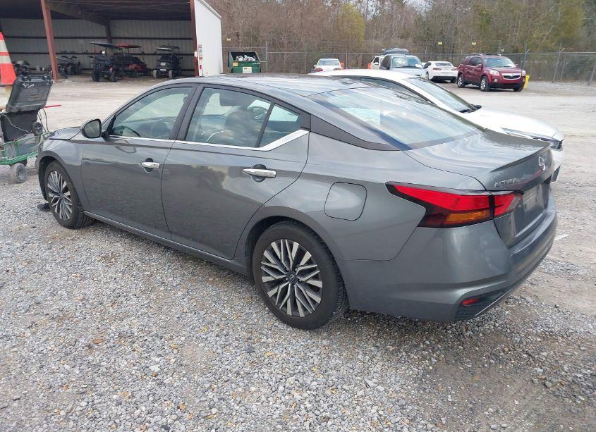 Photo 3 of 2023 Nissan Altima SV FWD (VIN 1N4BL4DV7PN326099)